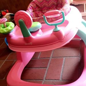 BABY WALKER - NEW